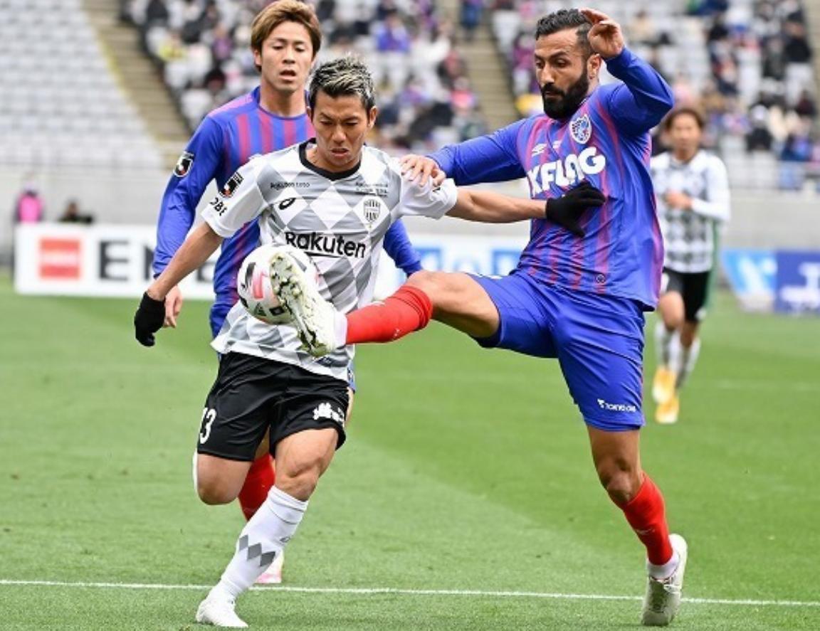 广岛三箭vs横滨水手，一场足球对决的激情碰撞